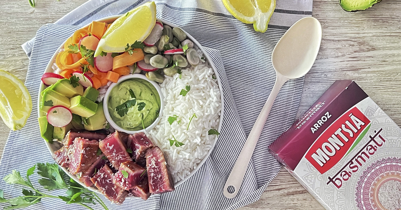 Delta Poké Bowl de atún asado con mayonesa de aguacate