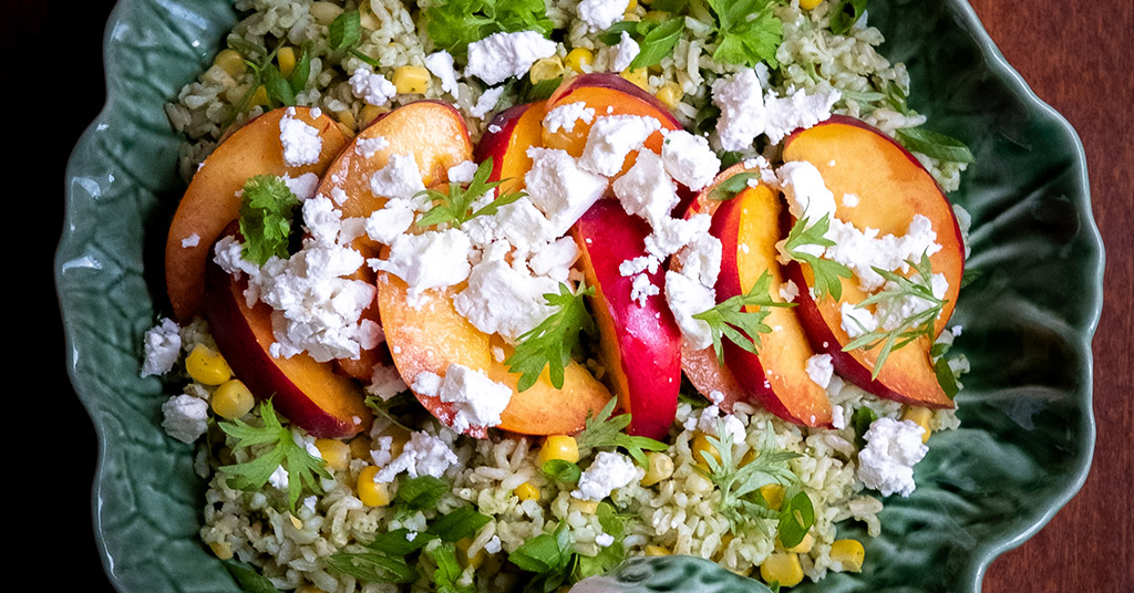 Ensalada de arroz y melocotón